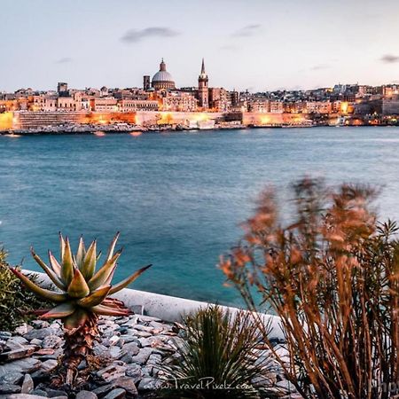 Exceptional 3-Bedroom Apartment, Sliema - Tigne Point! Luaran gambar