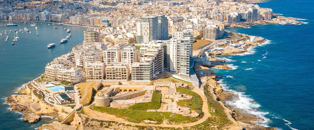 Exceptional 3-Bedroom Apartment, Sliema - Tigne Point! Luaran gambar