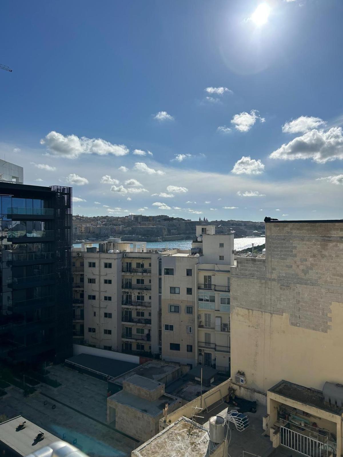 Exceptional 3-Bedroom Apartment, Sliema - Tigne Point! Luaran gambar