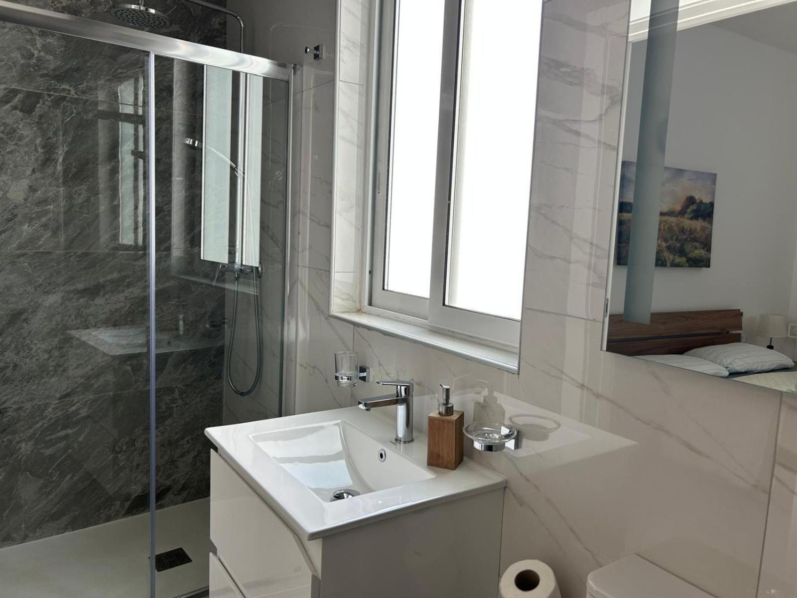 Exceptional 3-Bedroom Apartment, Sliema - Tigne Point! Luaran gambar