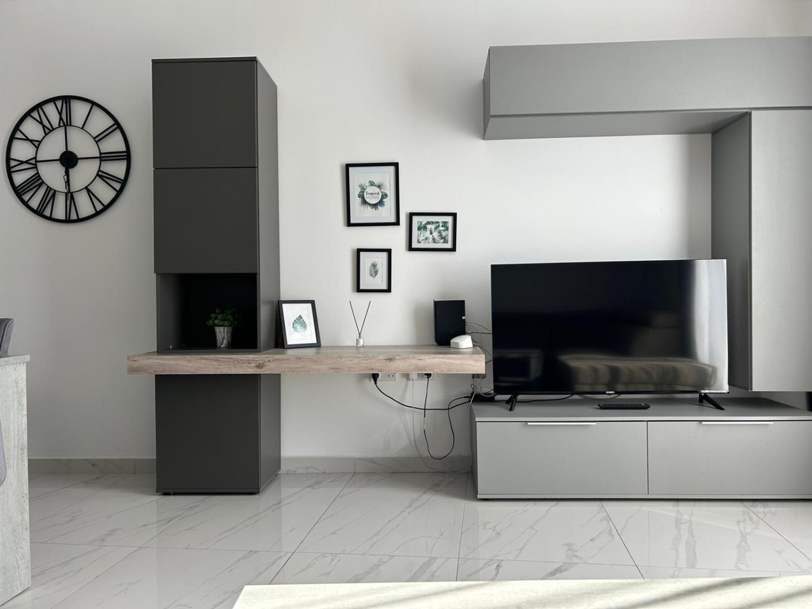 Exceptional 3-Bedroom Apartment, Sliema - Tigne Point! Luaran gambar