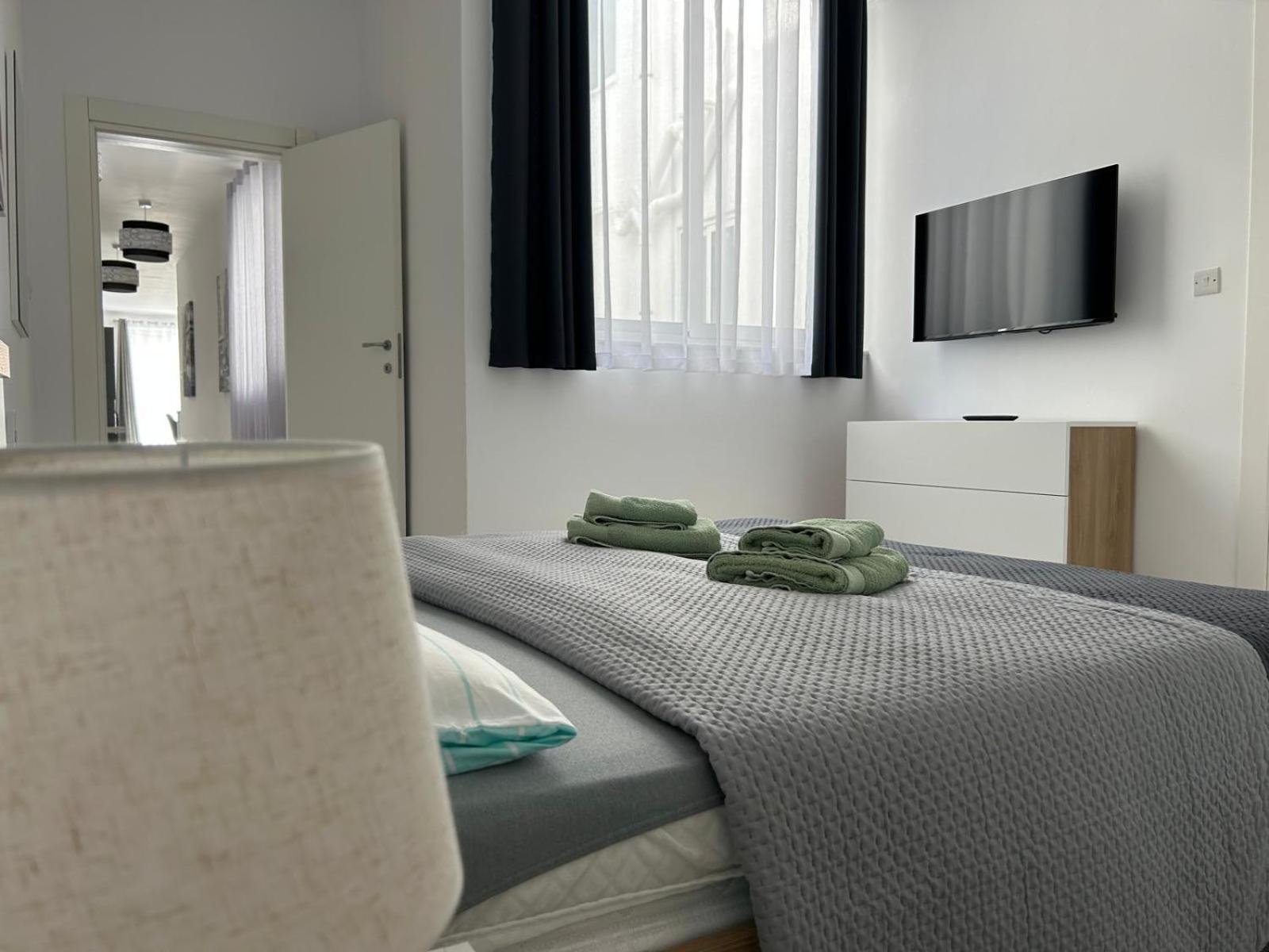 Exceptional 3-Bedroom Apartment, Sliema - Tigne Point! Luaran gambar